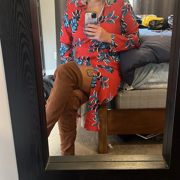 Floral Dress. - Picture 7 of 7